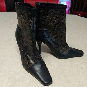 Black Cutout Calf Boots | Bamboo